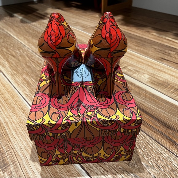 Prada Saffiano textured pumps size 37 - Picture 5 of 9